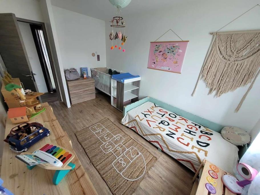 Maison Individuelle Cloturee Villa Coutras Екстериор снимка
